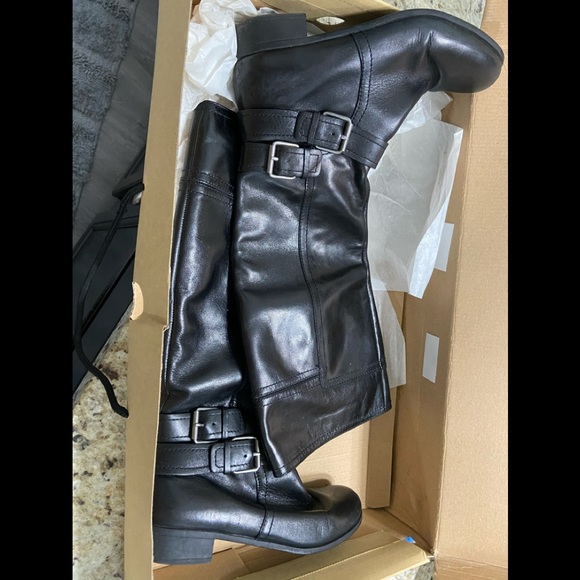 9 West Vashiza Boots - Picture 3 of 8